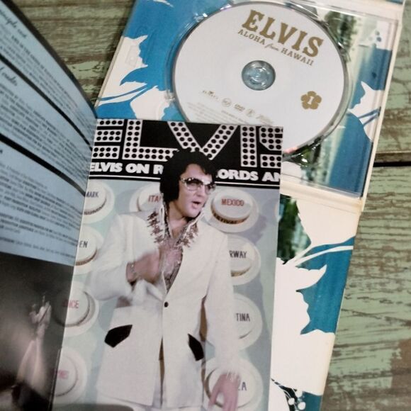 Elvis Aloha From Hawaii Deluxe Edition DVD 2 Disc Set with Booklet 2004 - Picture 7 of 14